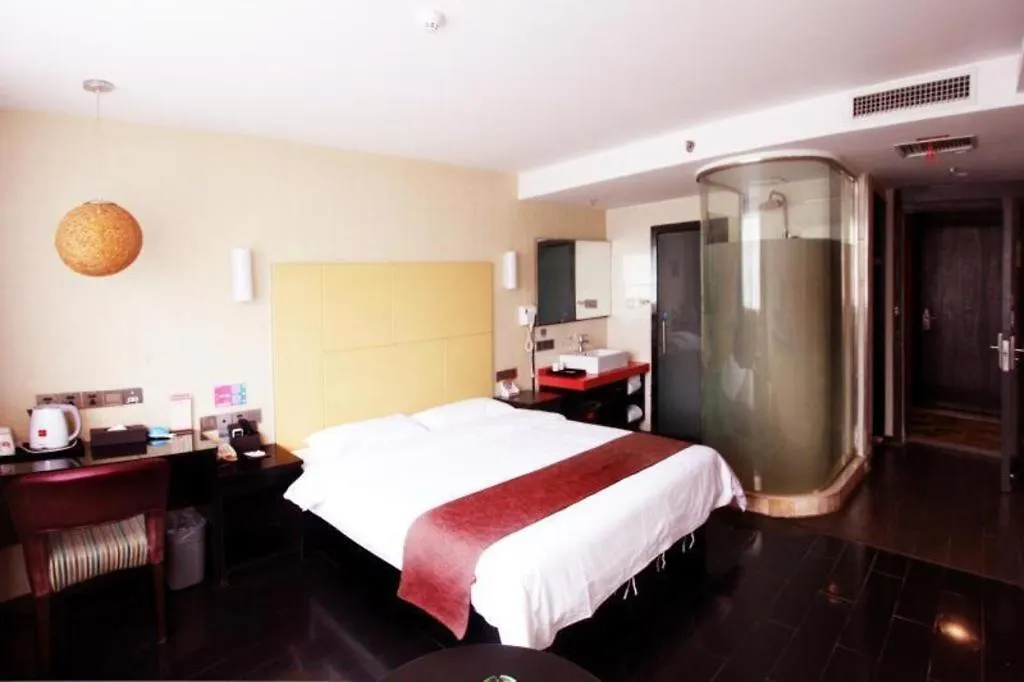 Thank Inn Plus Hotel He'Nan Zhoukou Chuanhui District Red Star Macalline 2*,  Cina