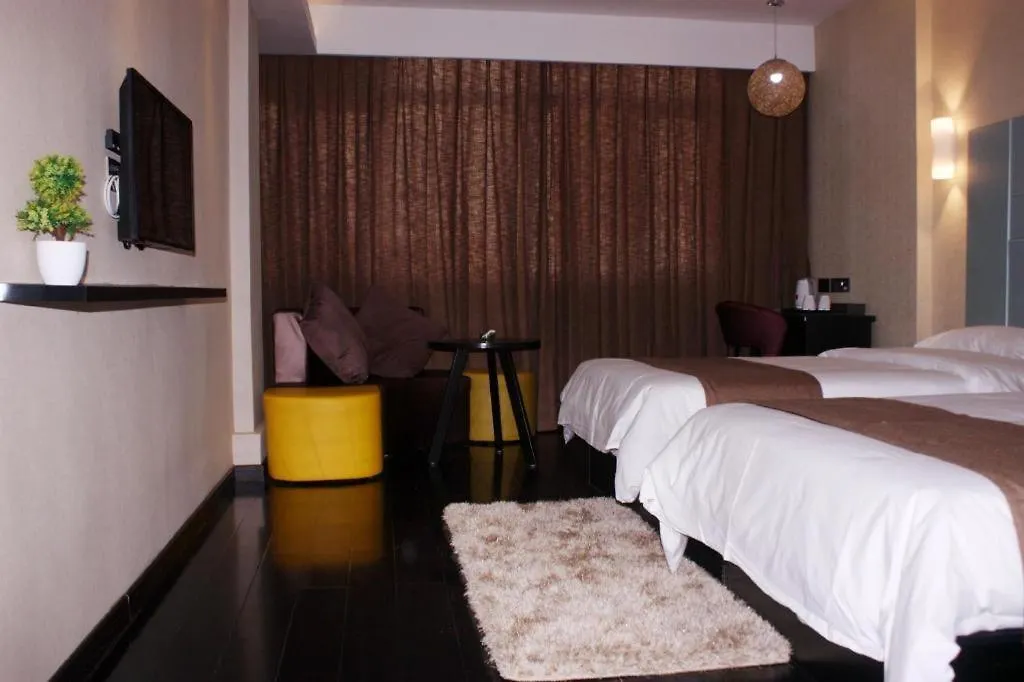**  Thank Inn Plus Hotel He'Nan Zhoukou Chuanhui District Red Star Macalline Cina